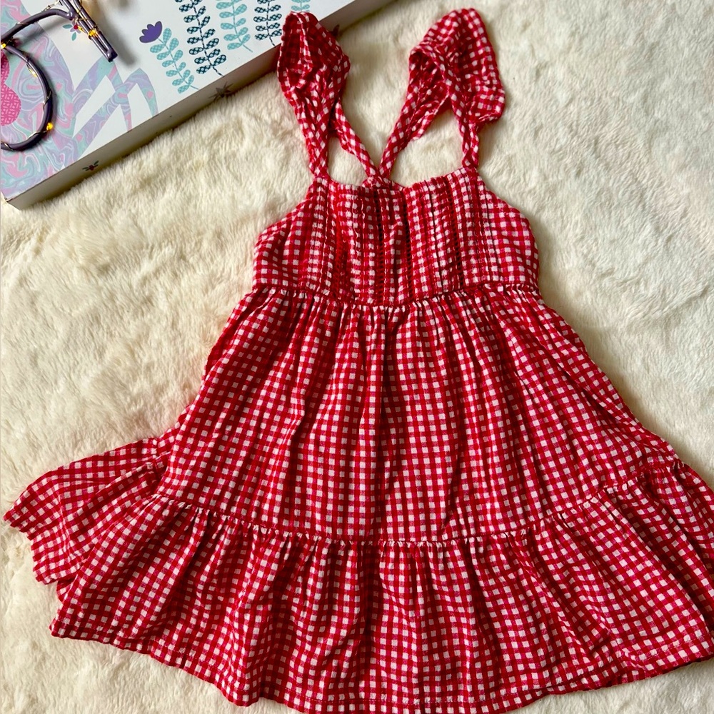 Old Navy’s Casual red and white dress for toddler girls 👧